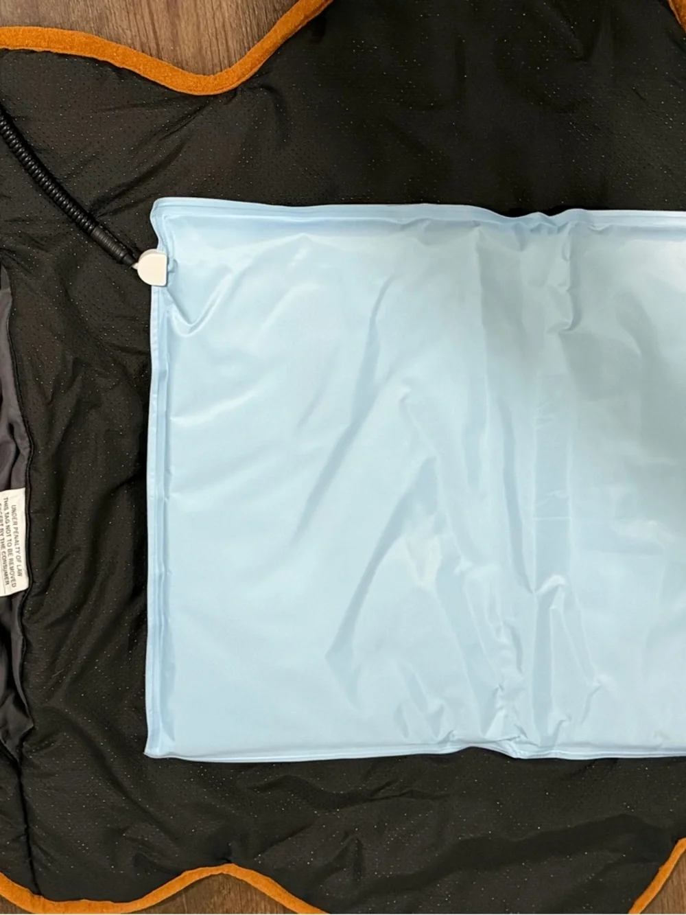 Leaf-Shaped Heated Dog Bed - Soft, Warm, no-skid backing